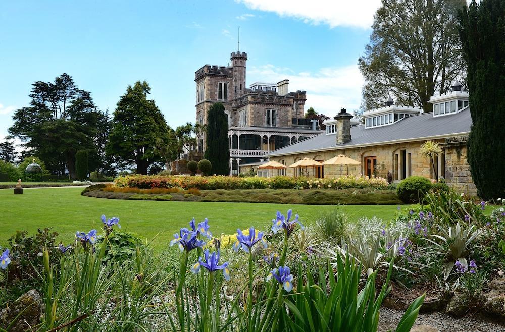 Larnach Lodge & Stable Stay Dunedin Bagian luar foto